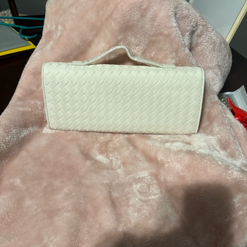 Few Moda East West Clutch—FAST SHIP - Picture 3 of 5
